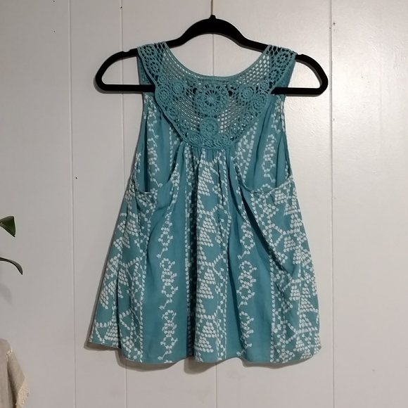 Melrose and Market Casual Tank with Crochet Back - Picture 2 of 7